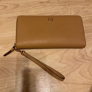 tory burch continental wallet